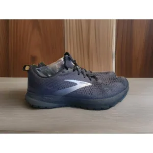 Brooks Revel 4 Running Sneakers Mens Size 10 Gray
