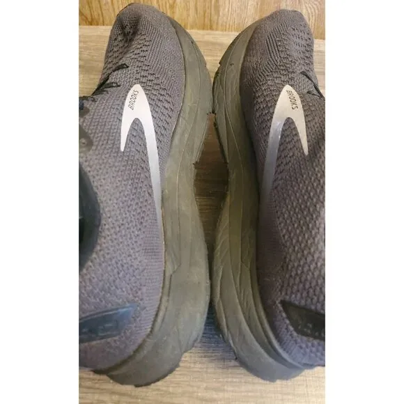 Brooks Revel 4 Running Sneakers Mens Size 10 Gray
