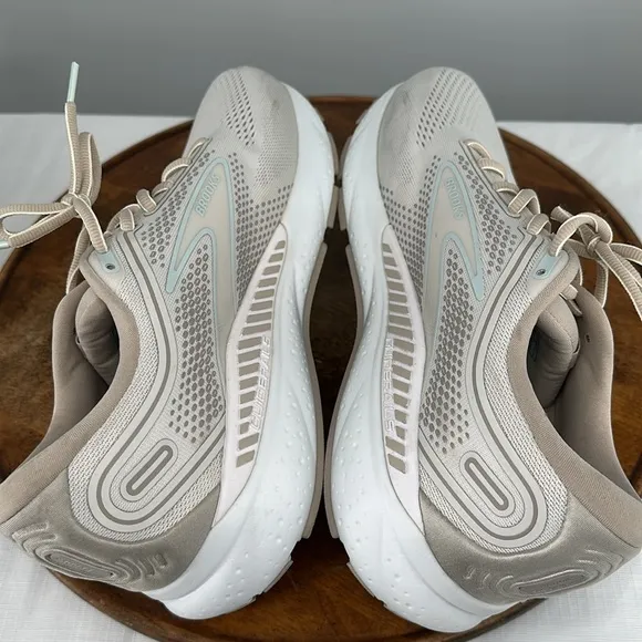 Brooks Shoes Wm 11.5 Wide (D) Ariel GTS 23 Running Sneakers Chateau Grey/Wh Sand