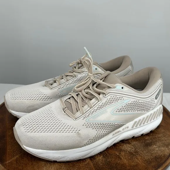 Brooks Shoes Wm 11.5 Wide (D) Ariel GTS 23 Running Sneakers Chateau Grey/Wh Sand