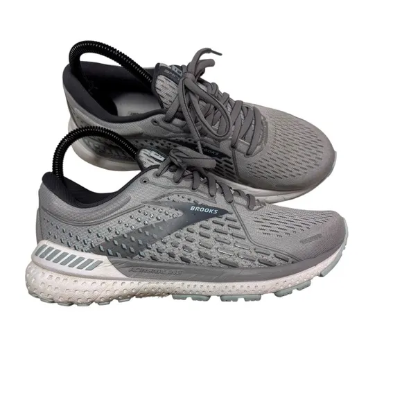 Brooks Womens Adrenaline GTS 21 Gray Running Shoes Sneakers Size 6.5 Wide