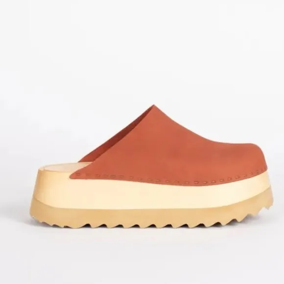 Bryr Tan and Orange Modern Platform Clogs