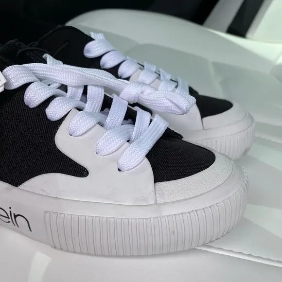 Calvin Klein Black &amp; White Logo Lauri Sneakers
