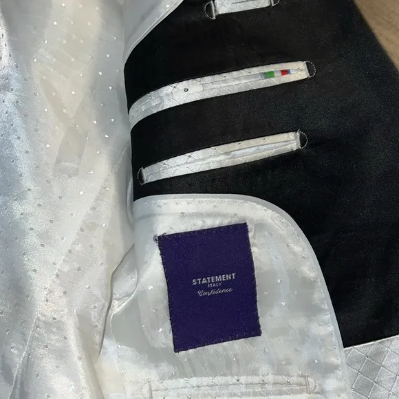 CCO MENSWEAR.  Statement Men's Modern Fit Dress Blazer. Small.