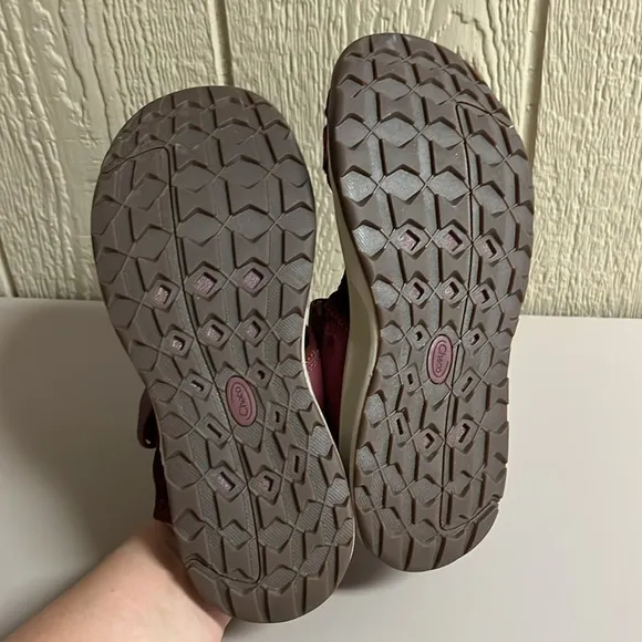 Chaco Odyssey Womens Maroon Red Closed Toe Hiking Shoes JCH108118 | size 9