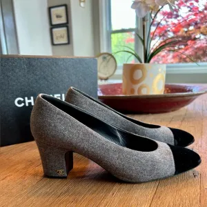 Chanel Women's Gray Tweed and Black Velvet Toe Heels - Size 40
