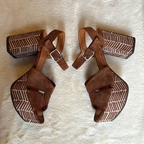 CHIE MIHARA Suede Platform Heel Sandals in Brown size 7