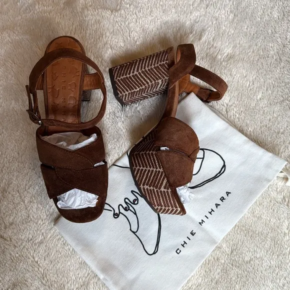 CHIE MIHARA Suede Platform Heel Sandals in Brown size 7