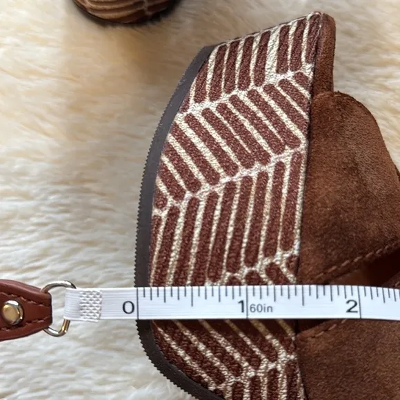 CHIE MIHARA Suede Platform Heel Sandals in Brown size 7
