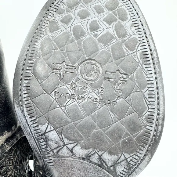 Circle G by Corral Women's Laser Cut Out Zip Ankle Short Booties Black Size 10