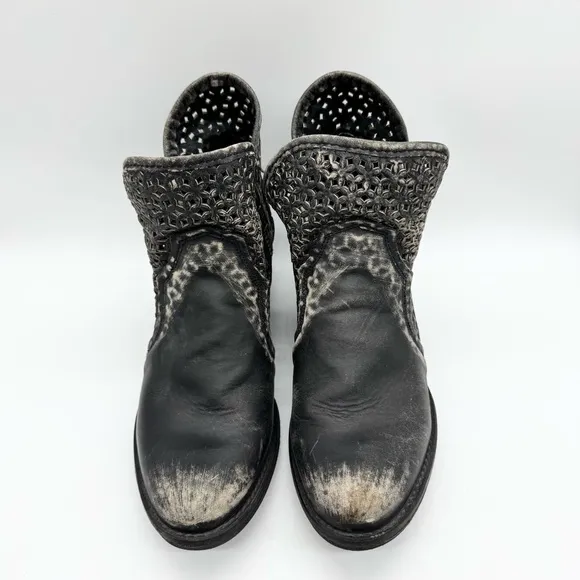 Circle G by Corral Women's Laser Cut Out Zip Ankle Short Booties Black Size 10