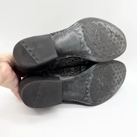 Circle G by Corral Women's Laser Cut Out Zip Ankle Short Booties Black Size 10