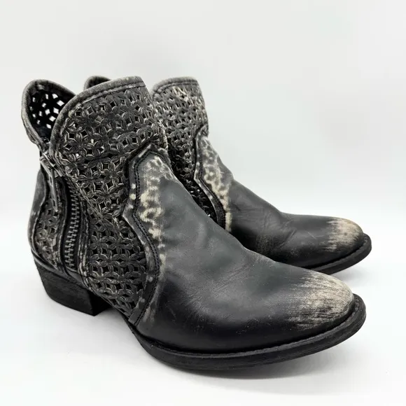 Circle G by Corral Women's Laser Cut Out Zip Ankle Short Booties Black Size 10
