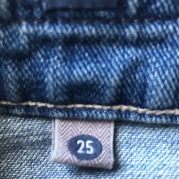 Citizens of Humanity Shorts Size 25. 100% Cotton. Manufacture Distressing. Beach