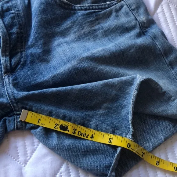 Citizens of Humanity Shorts Size 25. 100% Cotton. Manufacture Distressing. Beach