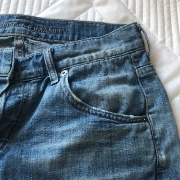 Citizens of Humanity Shorts Size 25. 100% Cotton. Manufacture Distressing. Beach