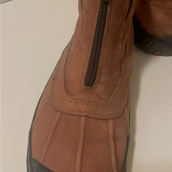 Clark high quality men’s boots. Perfect for icy or snowy conditions &amp; outsiders