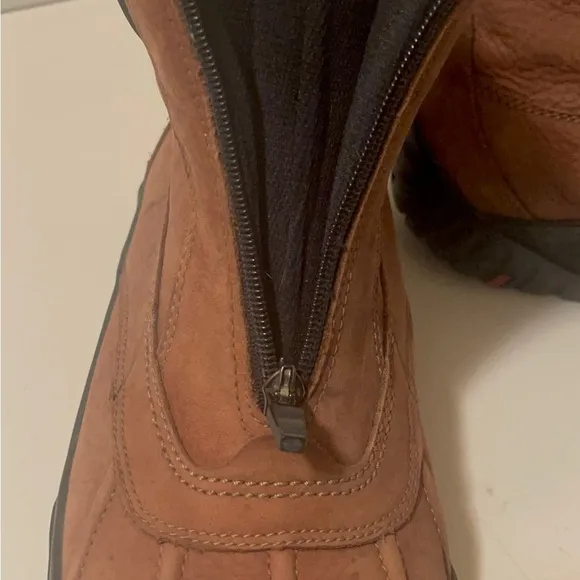 Clark high quality men’s boots. Perfect for icy or snowy conditions &amp; outsiders