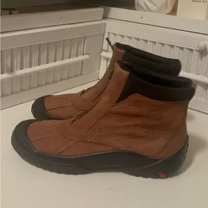 Clark high quality men’s boots. Perfect for icy or snowy conditions &amp; outsiders