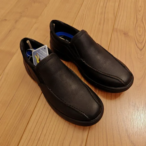 Clarks Bradley Step Men's Slip On Shoes Size 9 Black Tumbled Leather New in Box