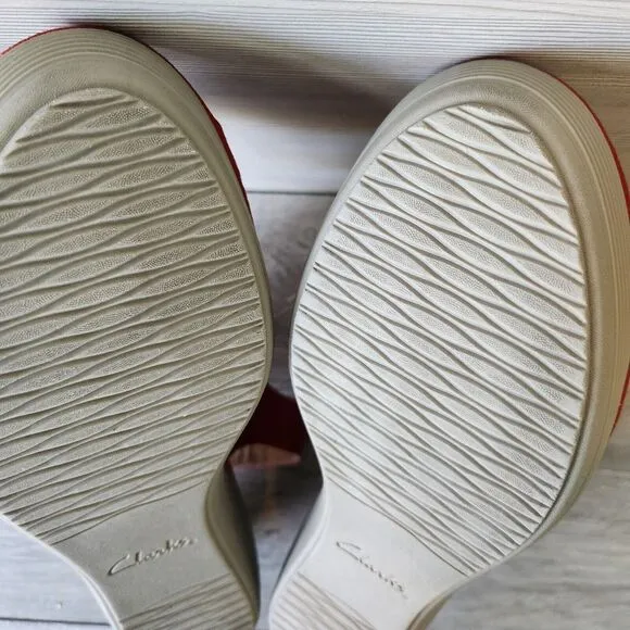 Clarks Collection Reedly Juno Red Sandals Women Size 7.5 Wedge Soft Cushion Shoe