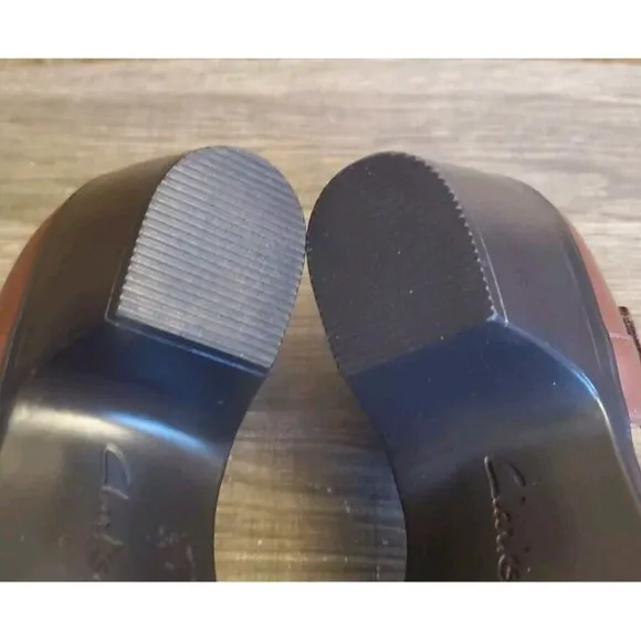 Clarks Emily 2 Ketra Ankle Strap Heels Womens Size 8.5 Wide Brown