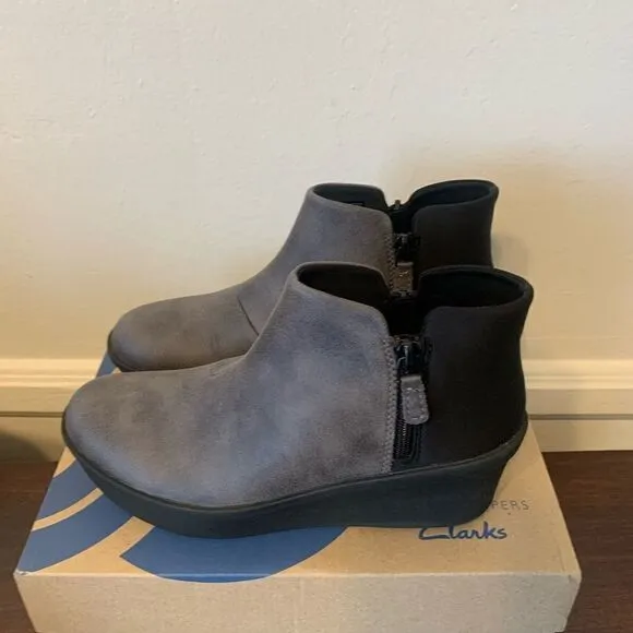 Clarks step rose up lightweight boot size 6