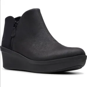 Clarks step rose up lightweight boot size 6