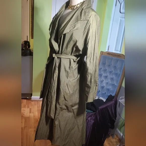 Classic Bergdorf Goodman Nylon Rain Coat
