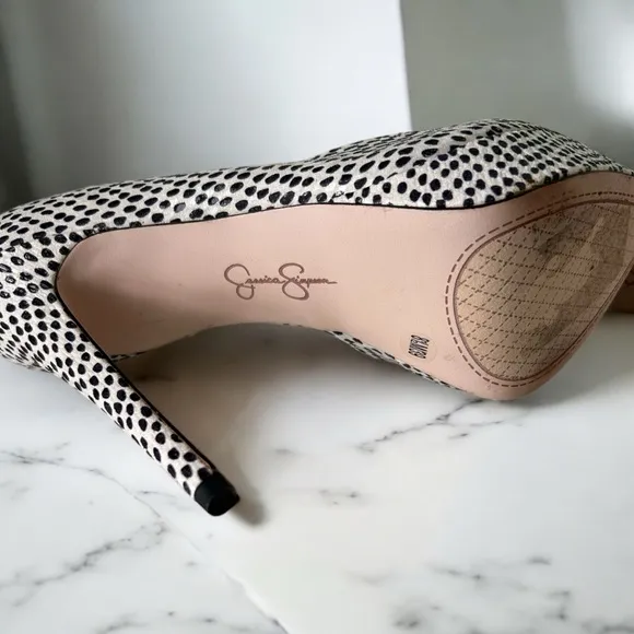 Classic Black and Off White Polka Dot D’orsay Women's Heel Pointy Pumps sz 8.5