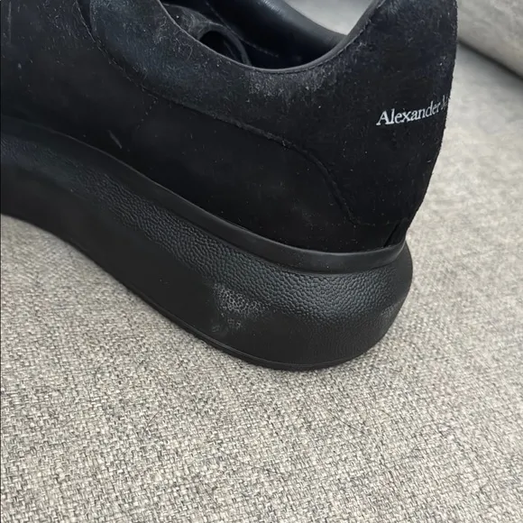 Classic Black Men's Sneakers