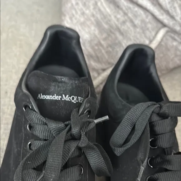 Classic Black Men's Sneakers