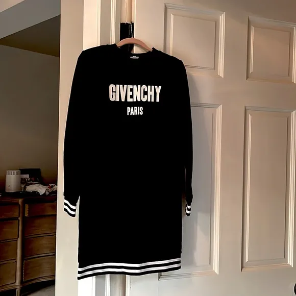 Classic chic Givenchy dress kids size 10. Worn once. Excellent condition.