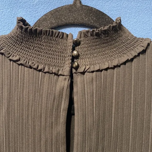 Classic pleaded fully lined black dress size 4 used sleeveless