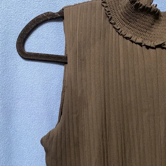 Classic pleaded fully lined black dress size 4 used sleeveless