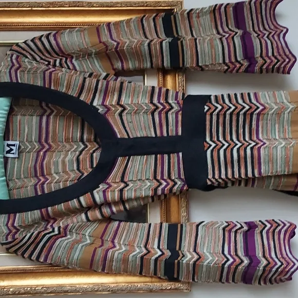 Classic style! Fantastic M Missoni Knit Midi length dress.🇮🇹 🇮🇹