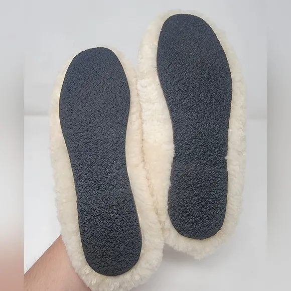 CLOUD NINE Luna fluffy fuzzy sheepskin slippers women's size 8