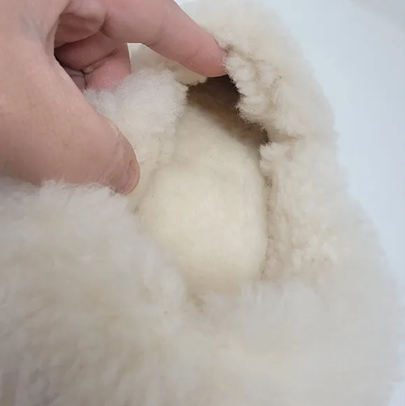 CLOUD NINE Luna fluffy fuzzy sheepskin slippers women's size 8