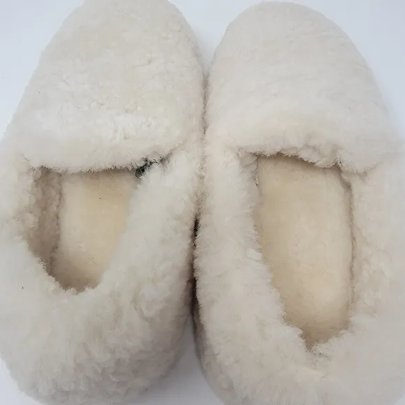 CLOUD NINE Luna fluffy fuzzy sheepskin slippers women's size 8
