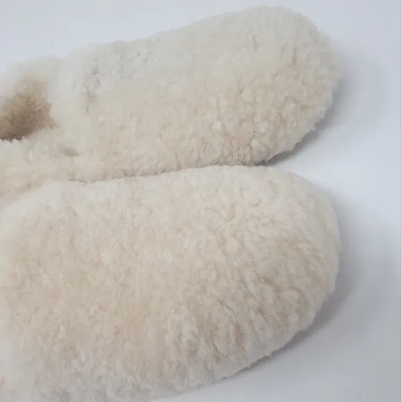 CLOUD NINE Luna fluffy fuzzy sheepskin slippers women's size 8