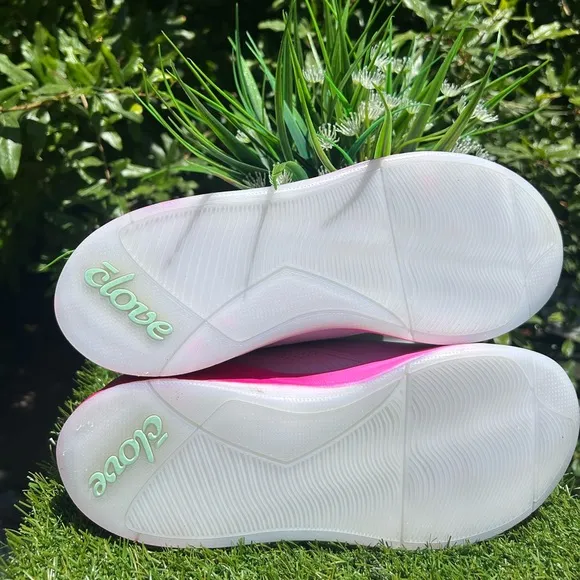 CLOVE Nurse shoes unisex size women 6 NEW Classic - Electron rose