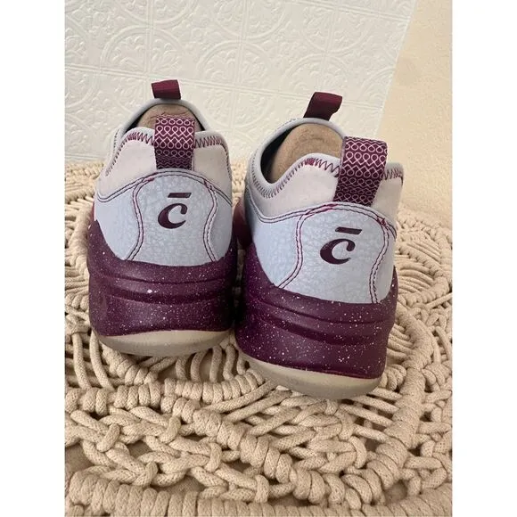 Clove Pink and White Womens Nurse Shoes Breathable and Wipeable Size 7