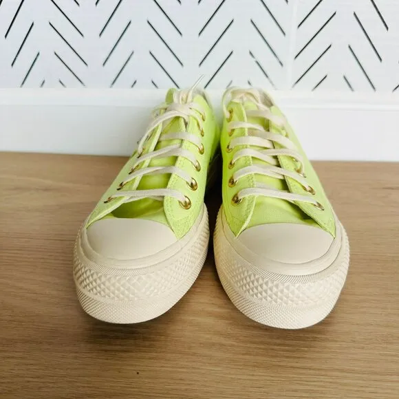 ⭐Converse Chuck Taylor All Star Lift Platform Sz 7 Women's Shoes Green A09913F