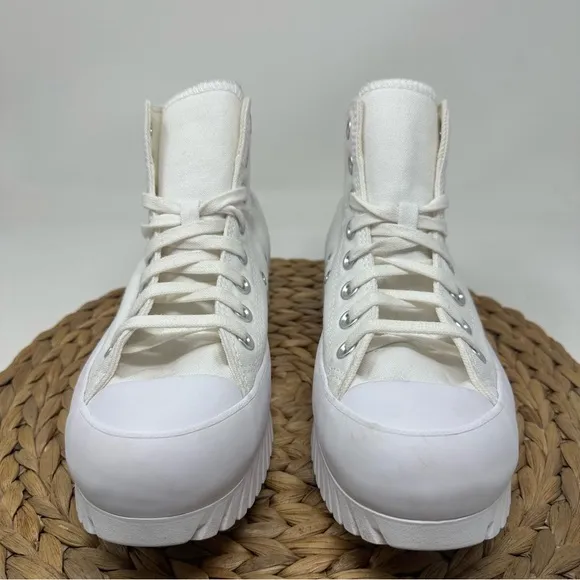 Converse CTAS Lugged 2.0 White Canvas Women's Hi-Top Platform Shoes Size 9