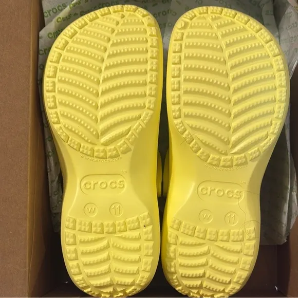 Crocs classic platform banana