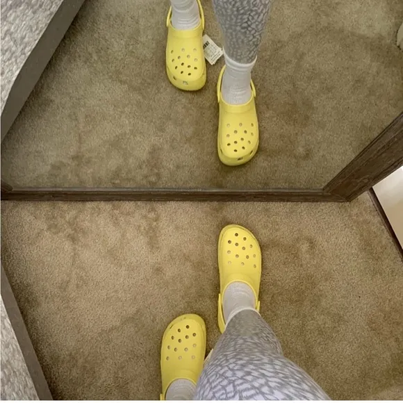 Crocs classic platform banana