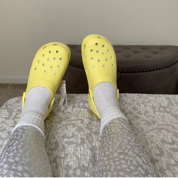 Crocs classic platform banana