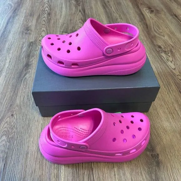 CROCS pink platform clogs mules sandals shoes women’s 7 new