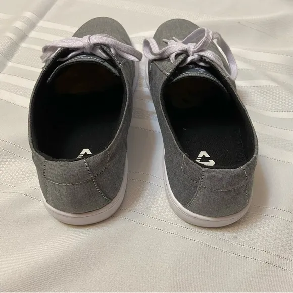 Cuter - Kruzers Mens Grey Lace up Athletic Shoes EUC size 10