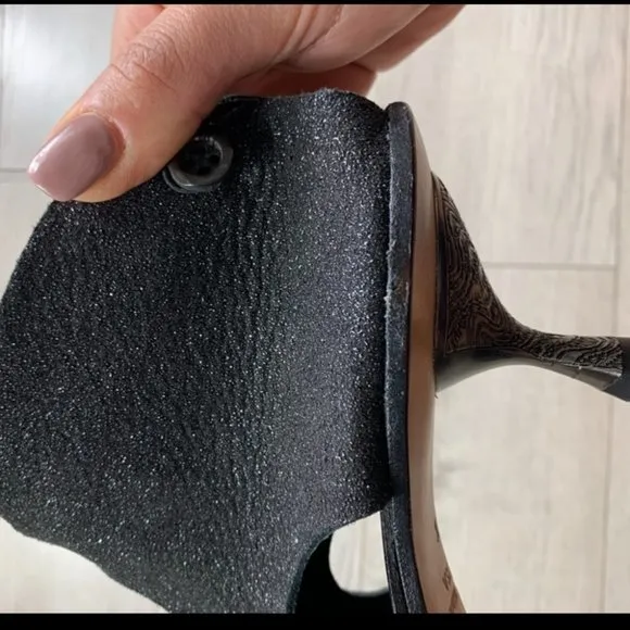 CYDWOQ Boomerang Hand Made Lagenlook Leather Open Toe Heels